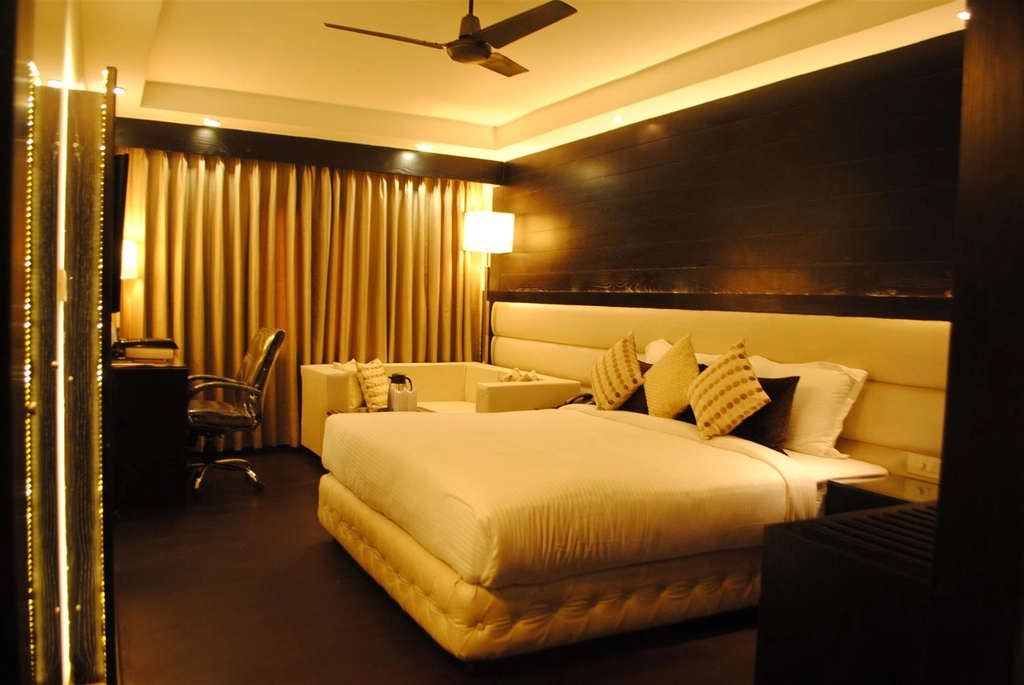 1 King Bed