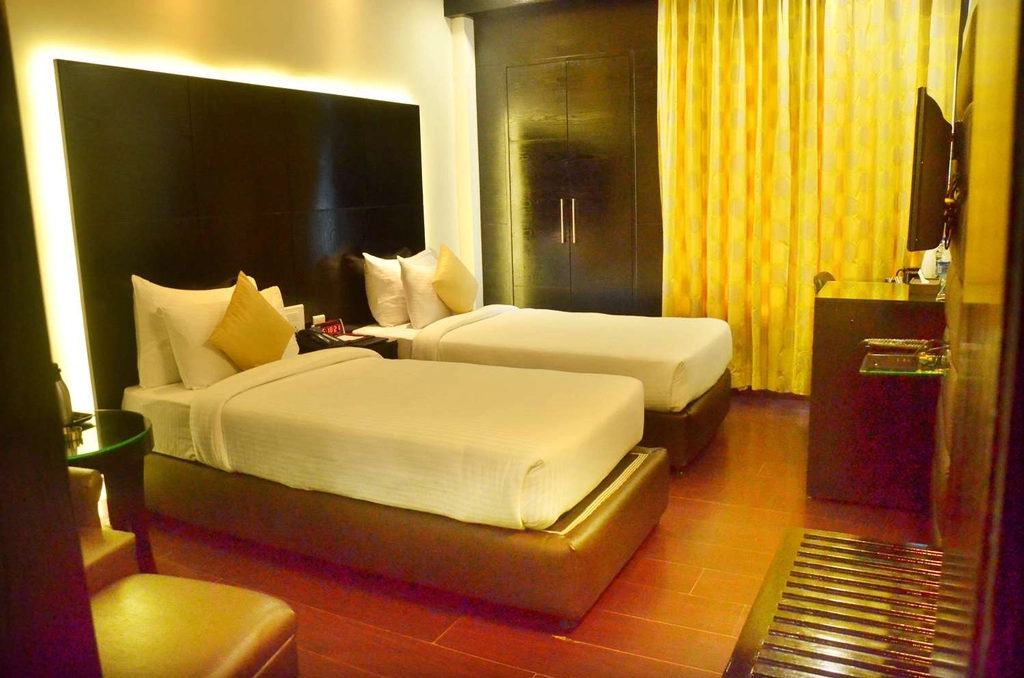 2 Single Beds