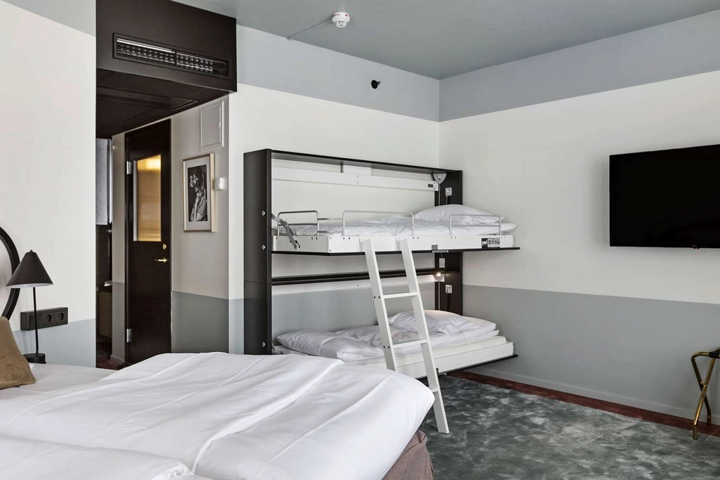 FAM bunk beds out