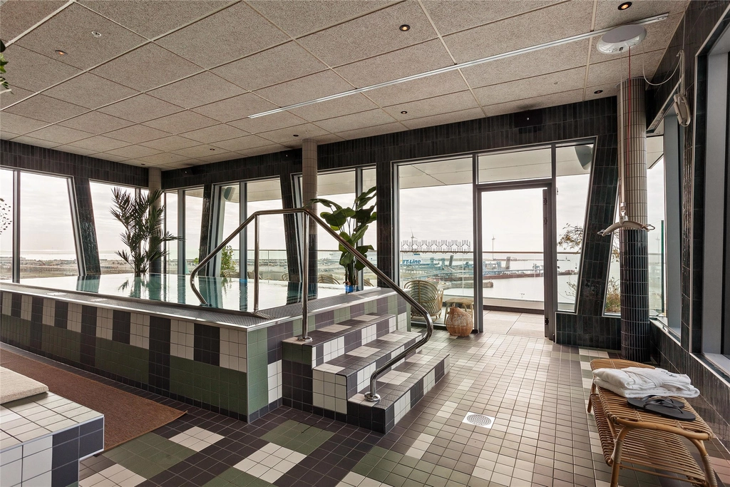 Spa indoor pool Willow