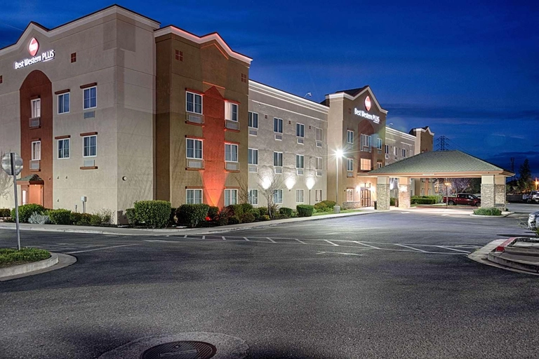 Best Western Plus® Delta Inn & Suites