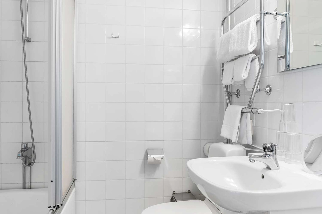 Best Western Svea Superior Bathroom