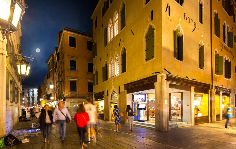 BW Continental Facade from Lista di Spagna
