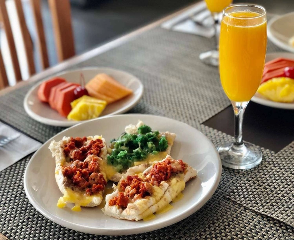 AMERICAN BREAKFAST