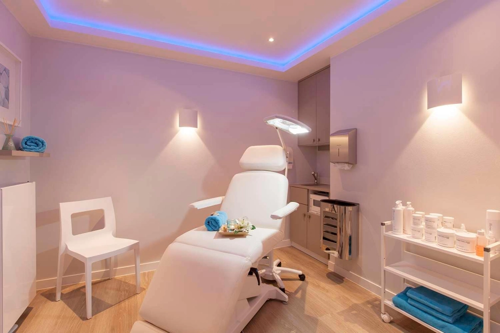 cosmetic room