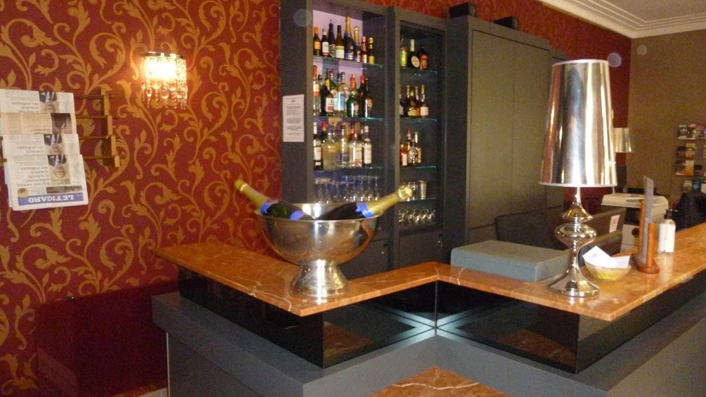 Bar/Reception