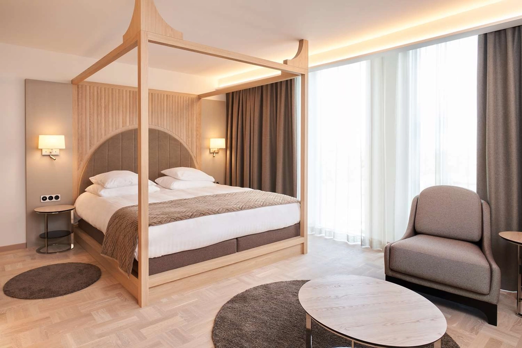 Double Deluxe Bed