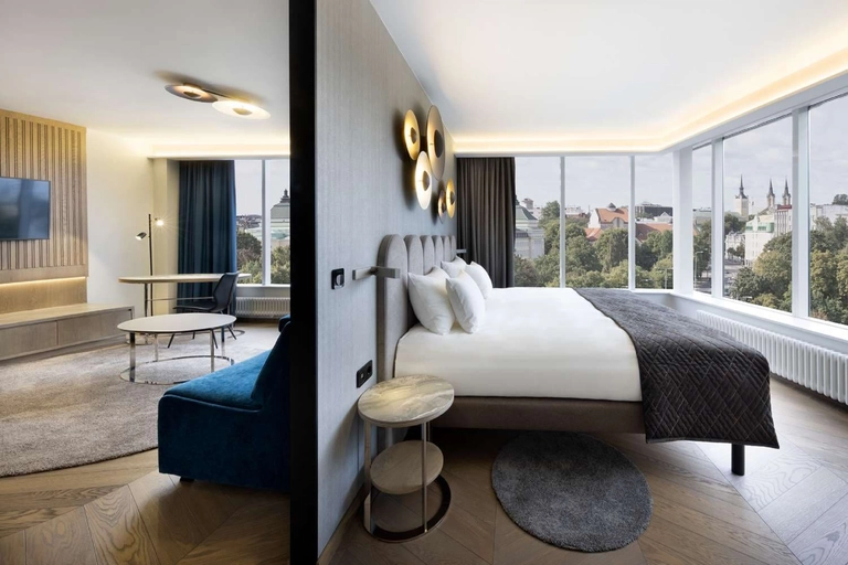 Suite bedroom