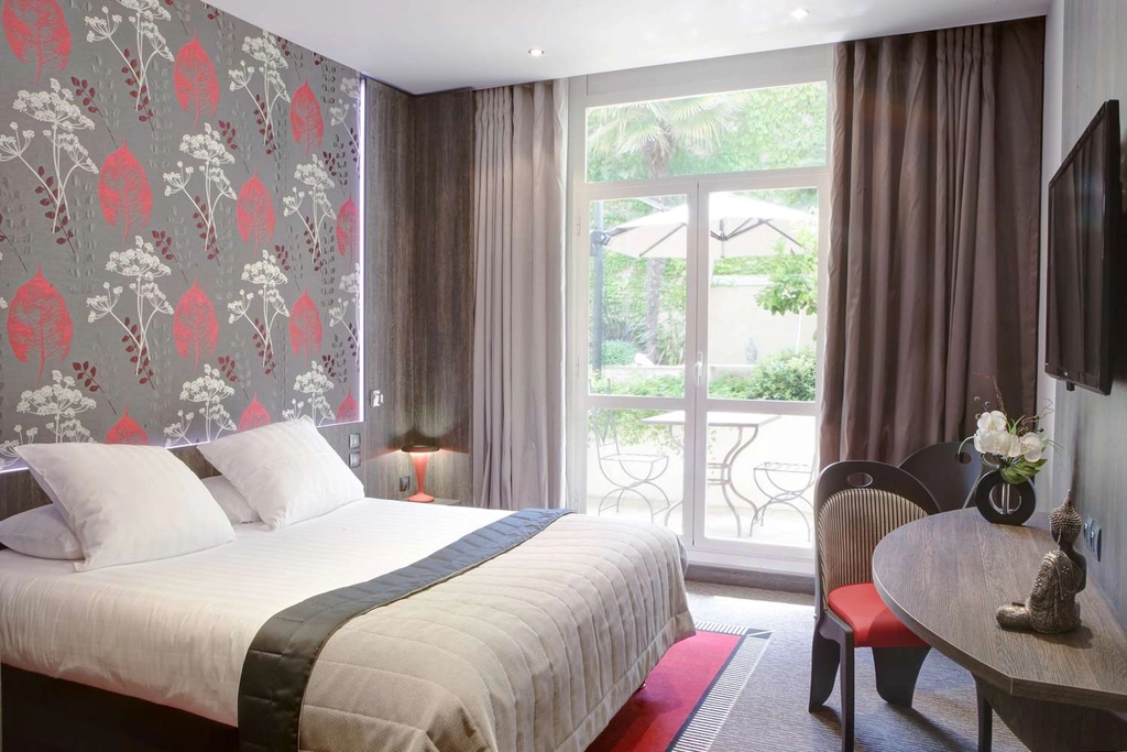 Deluxe Guest Room