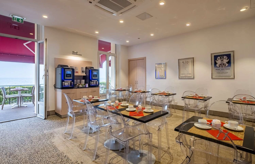 Breakfast Room