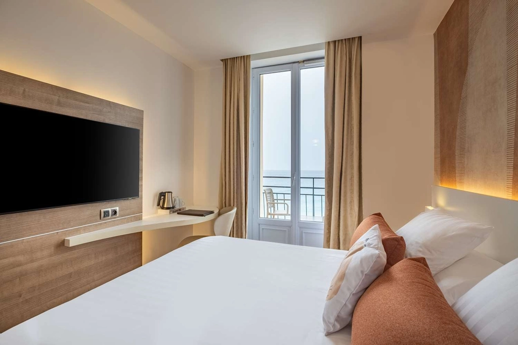 Room with Sea View and Balcony
