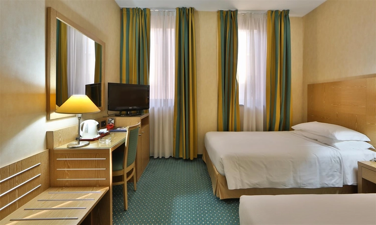 Comfort Queen Bed Guest Room