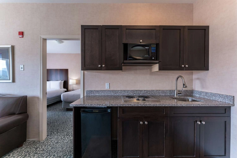 Bed suite Queens Kitchenette