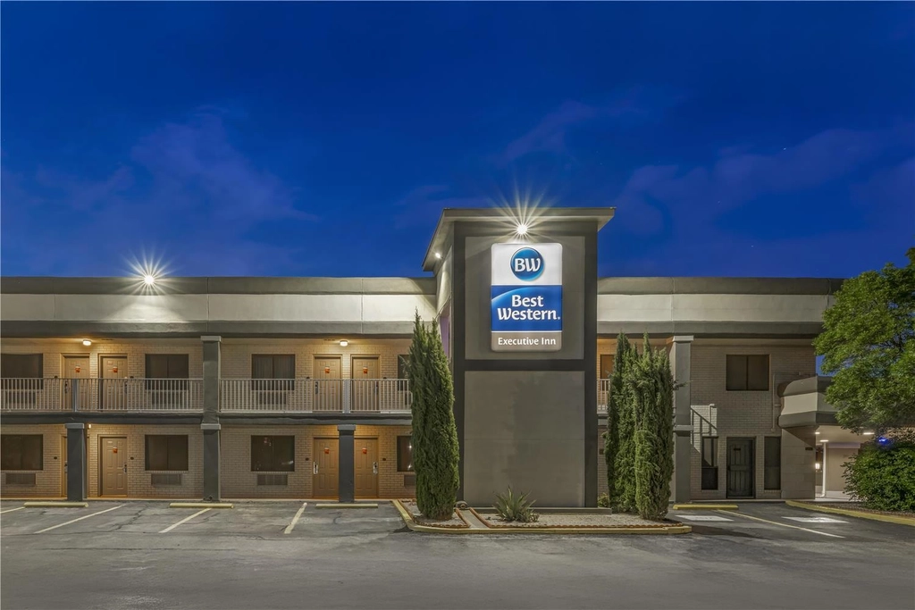 Best Western Executive Inn Exterior