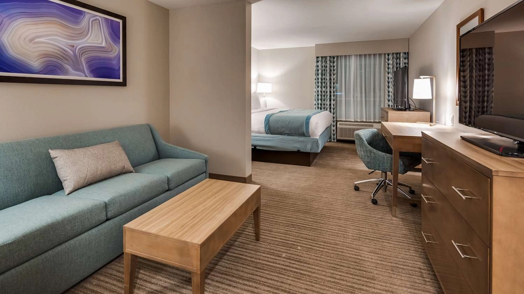 Suite One King Bed with Sofabed