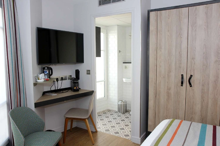 Classic twin room