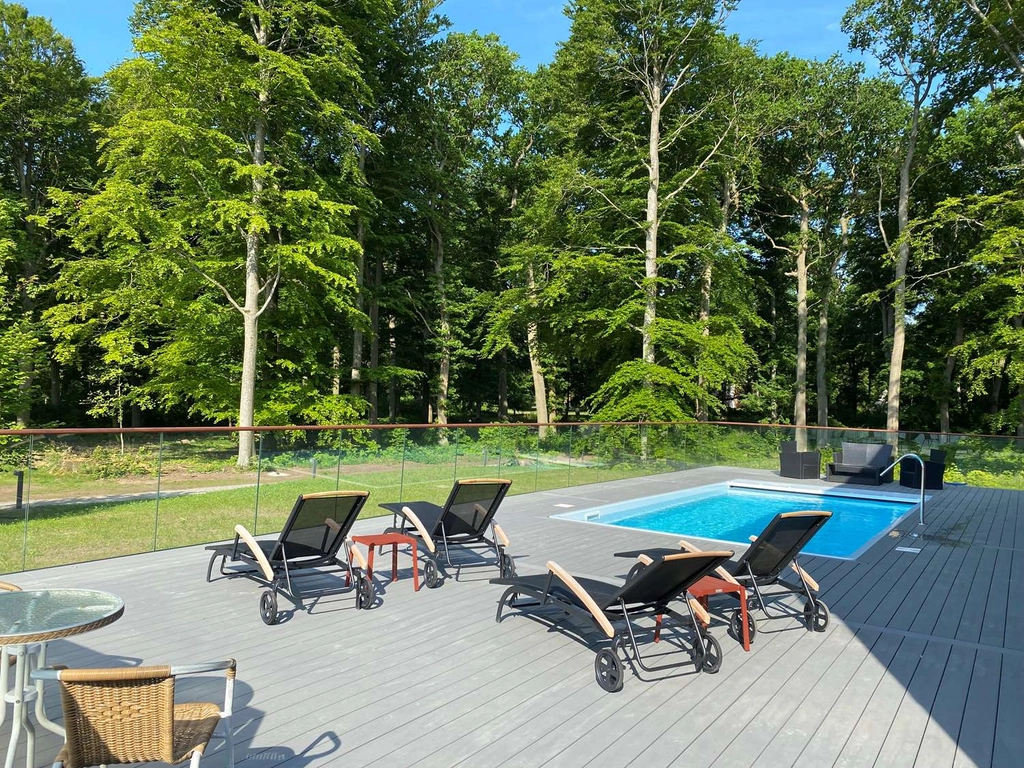 Pool sun loungers