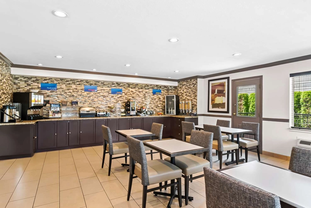 BW MapleRidge BC BreakfastArea