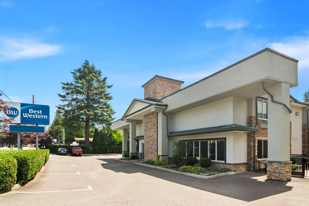 BW MapleRidge BC Exterior