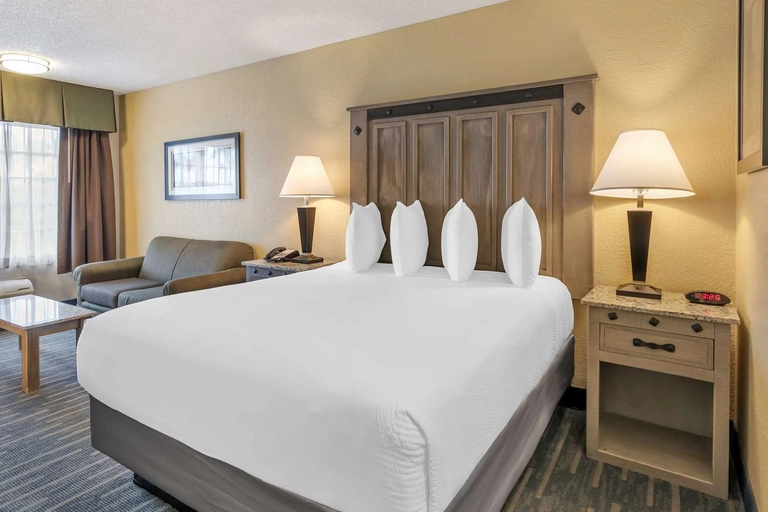 Queen Room