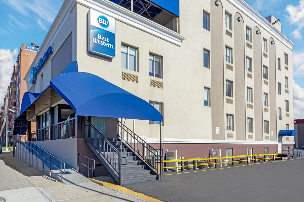 BW Jamaica NY Exterior