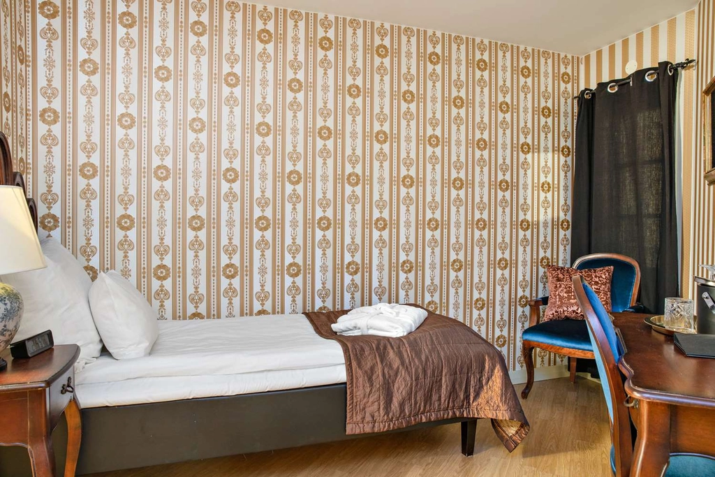 Single No Window BW Hotel Gamla Teatern