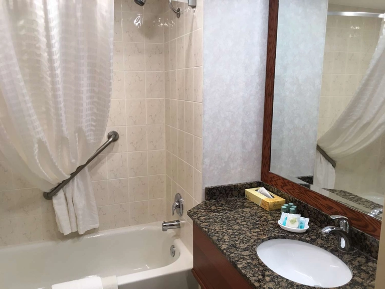 Guest Room with 2 Double Beds, moteal section