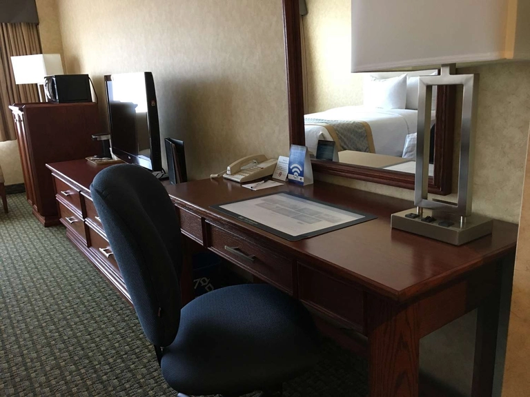 Double Room (DD)