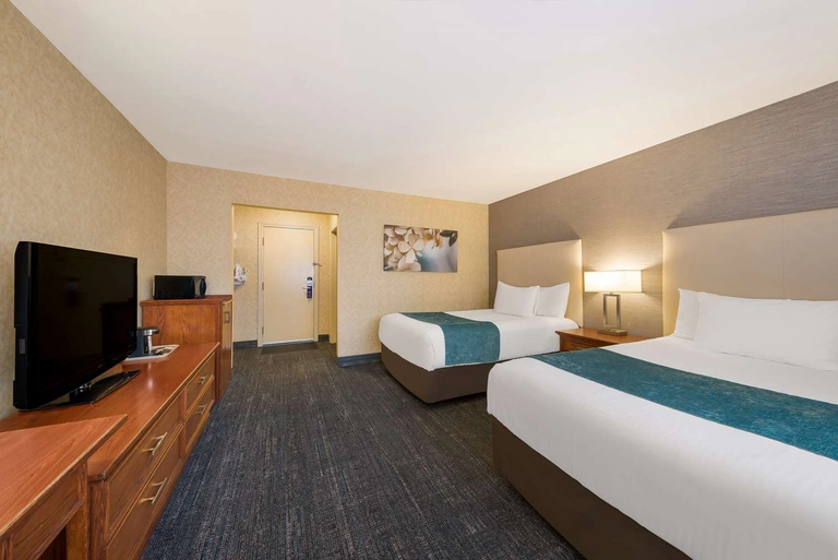 Guest Room with 2 Double Beds, moteal section