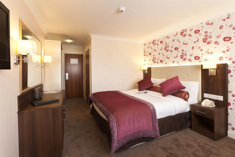 One Double Bed Guest Room