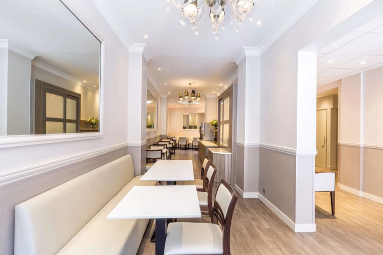 Breakfast Room