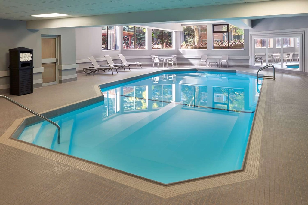 Indoor Pool 2/2