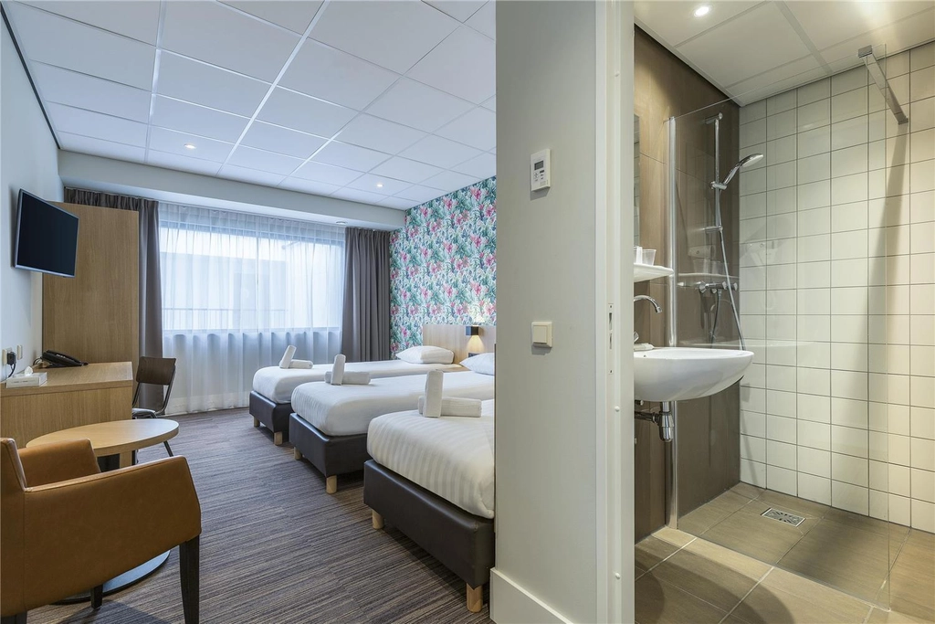 BW Amsterdam triple room