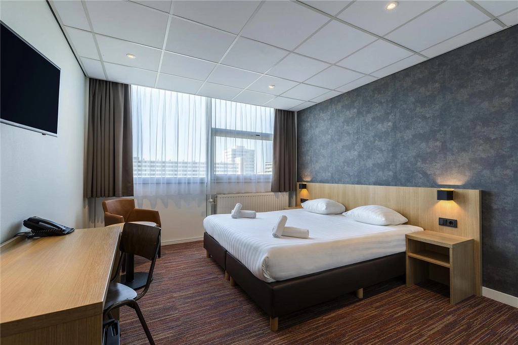 BW Amsterdam twin room