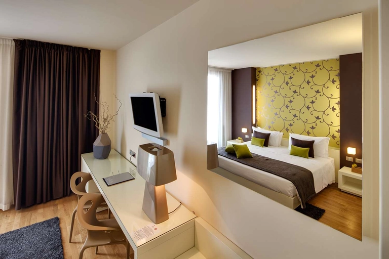 Comfort room