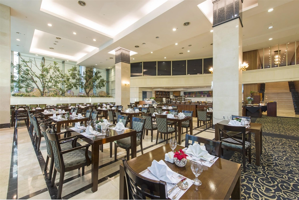 Dining - Patio Restaurant
