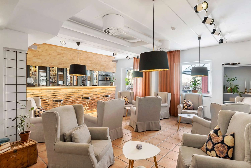 Bar Hotell Malmk ping BW