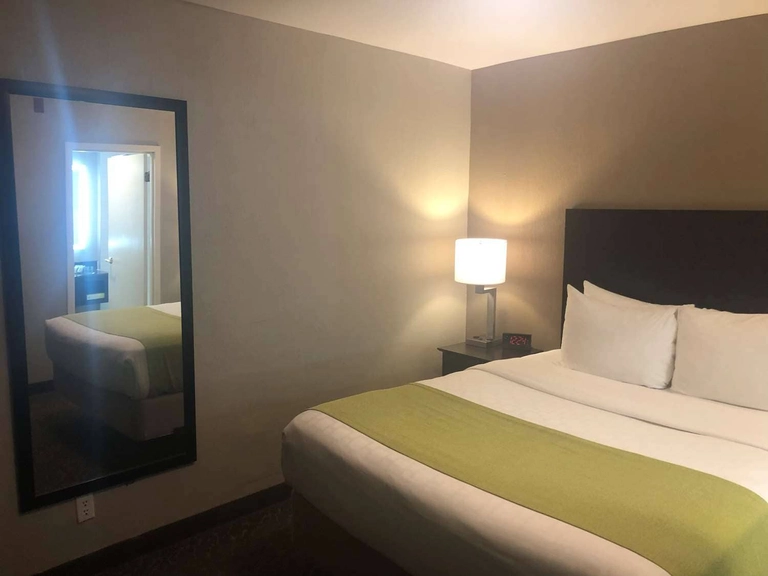 Queen Suite