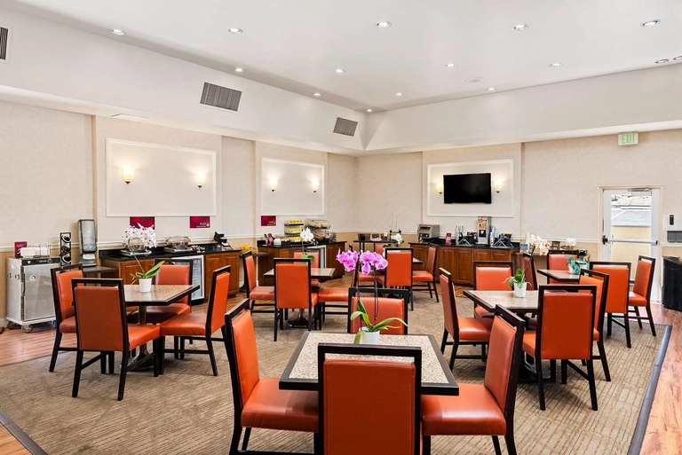 Breakfast room