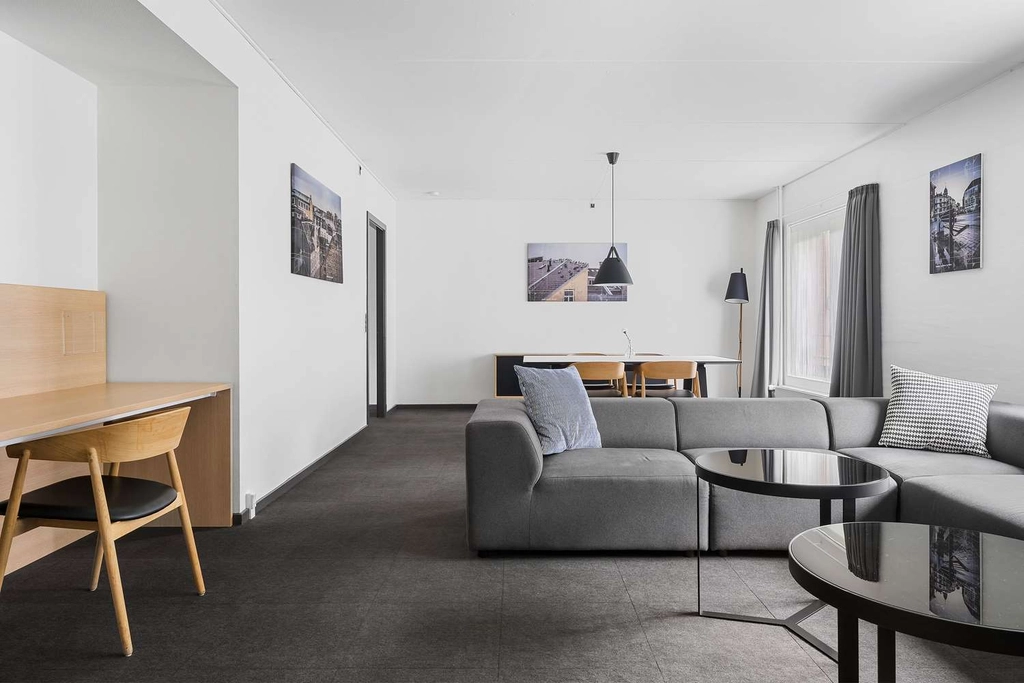 Suite living room