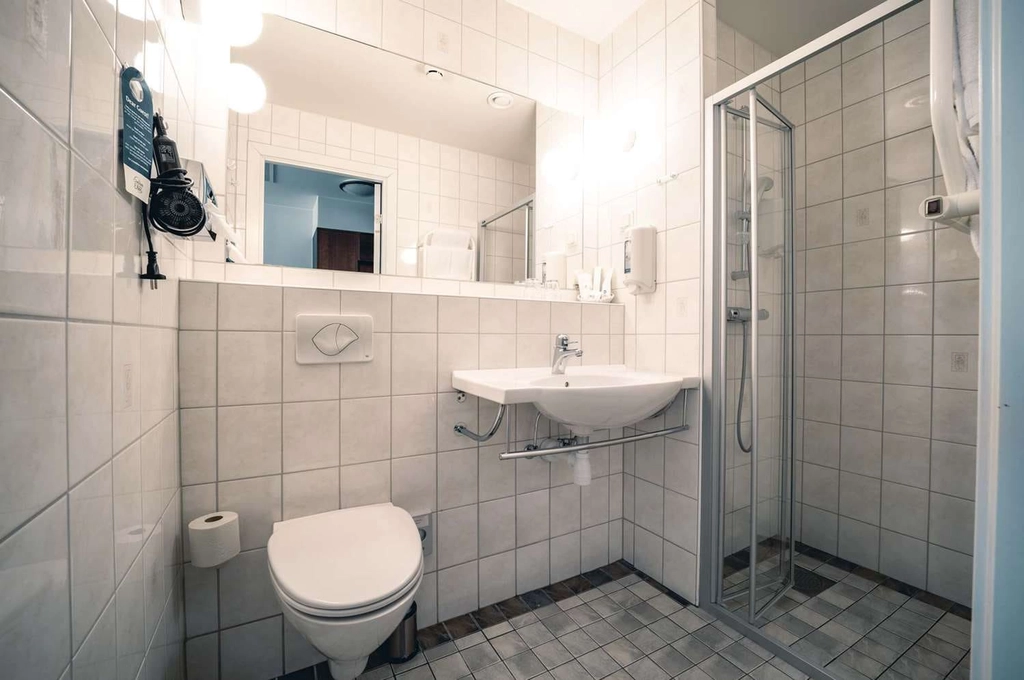 Superior bathroom BW Solhem Hotel