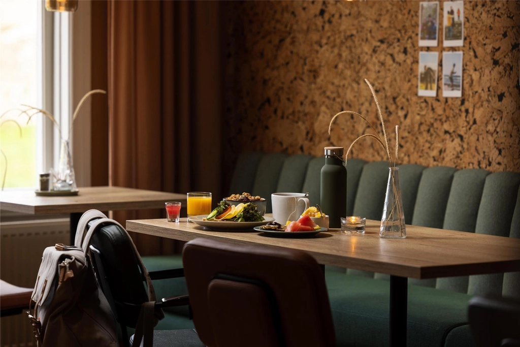 Solhem frukost uppdukad