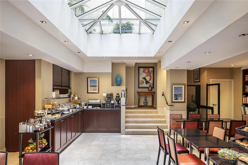 Breakfast room