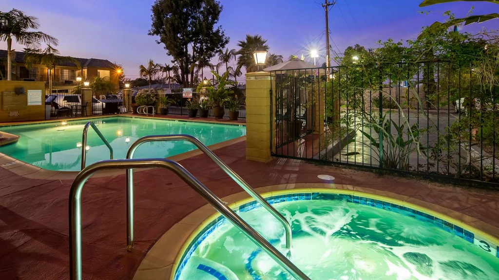 Outdoor Hot Tub