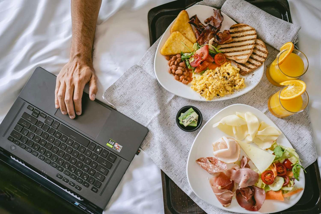 Breakfast Room Service
