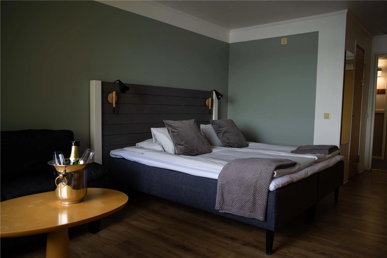Standard king seaview Ullinge