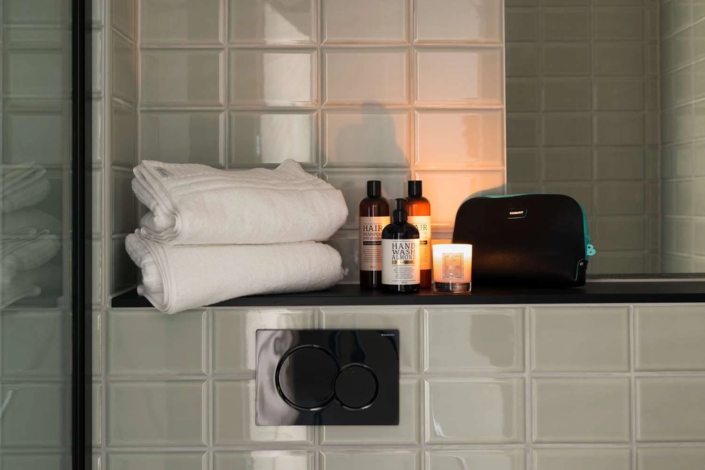 Guest Room Bath