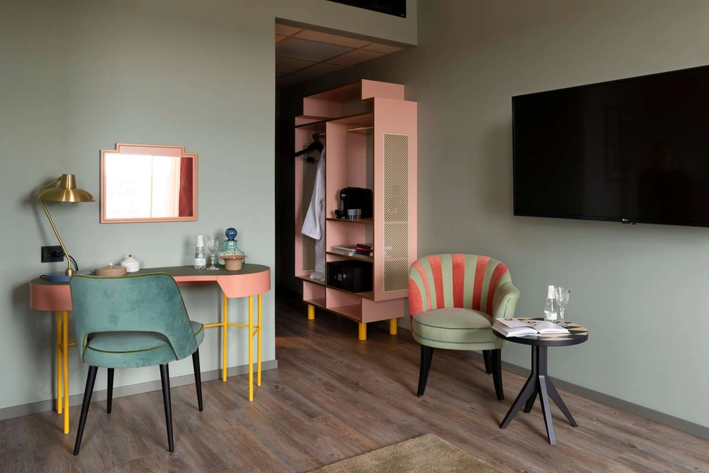 Deluxe Guest Room
