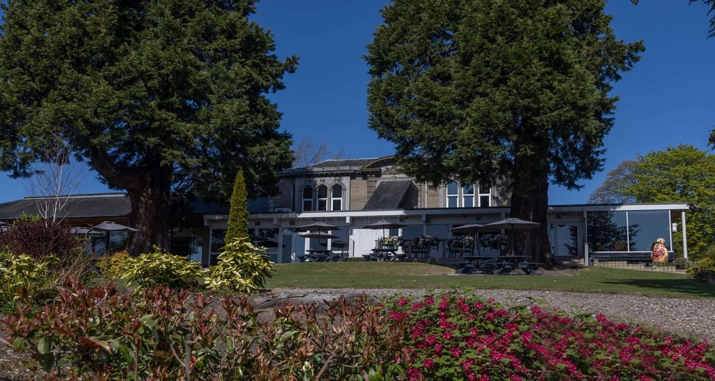 invercarse hotel grounds and hotel