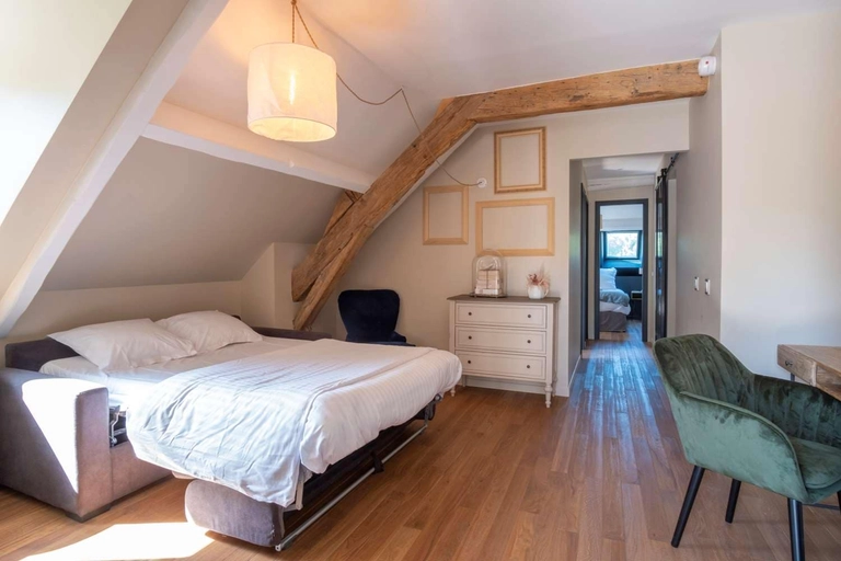 Double bed